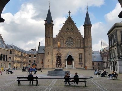 binnenhof-_den_haag_-50530455042