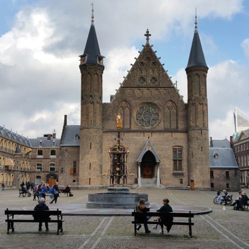 binnenhof-_den_haag_-50530455042